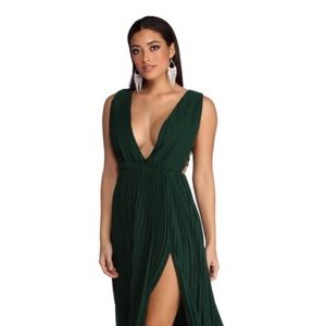 Emerald low v neckline  formal chiffon dress!!